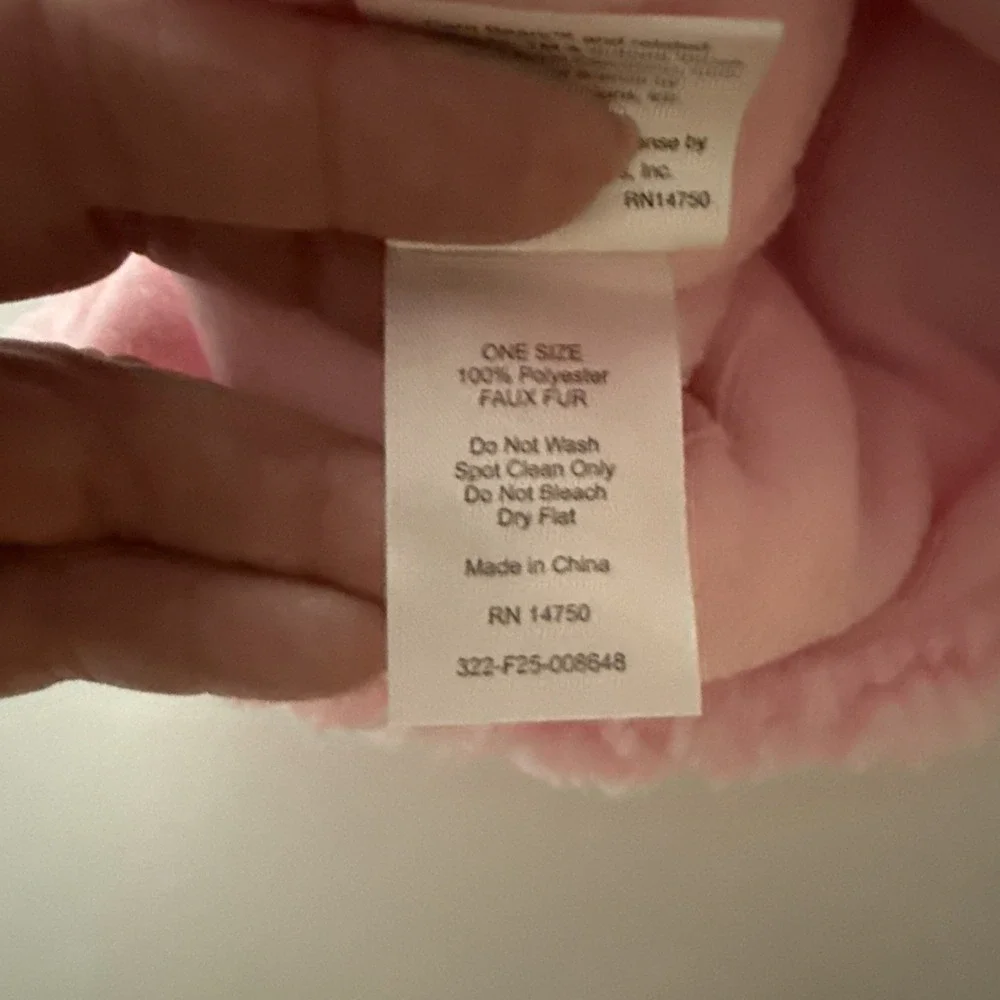 Care Bears Toddler Girls Pink Fuzzy Hat and Mittens Set Beanie CWA25 NEW